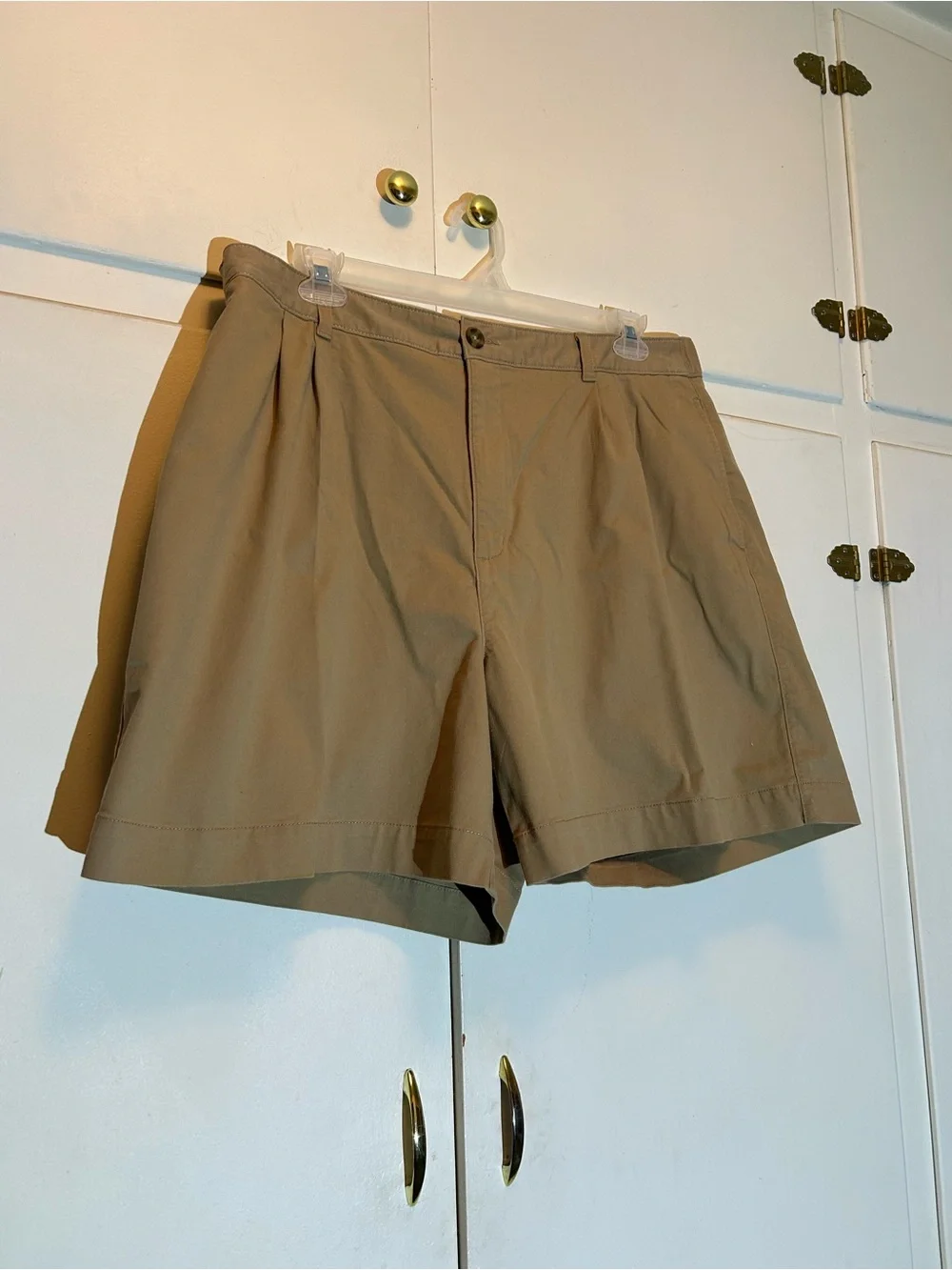 Old Navy Women’s Khaki Flat-Front Shorts